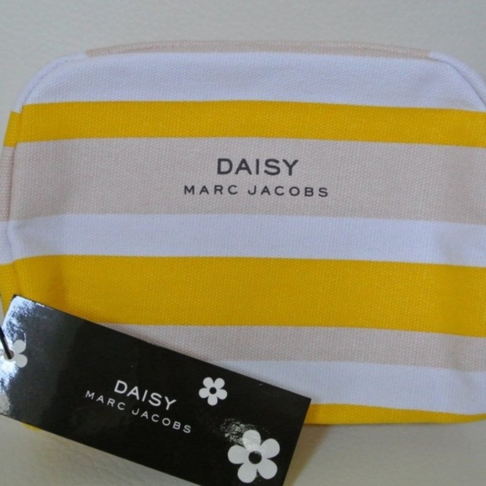 Brand new Marc Jacobs Daisy cosmetic bag